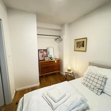 Cozy With A Terrace In The Center Of Appartamento