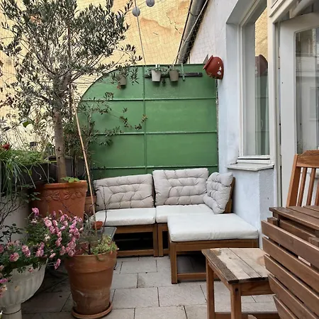 Cozy With A Terrace In The Center Of Praga