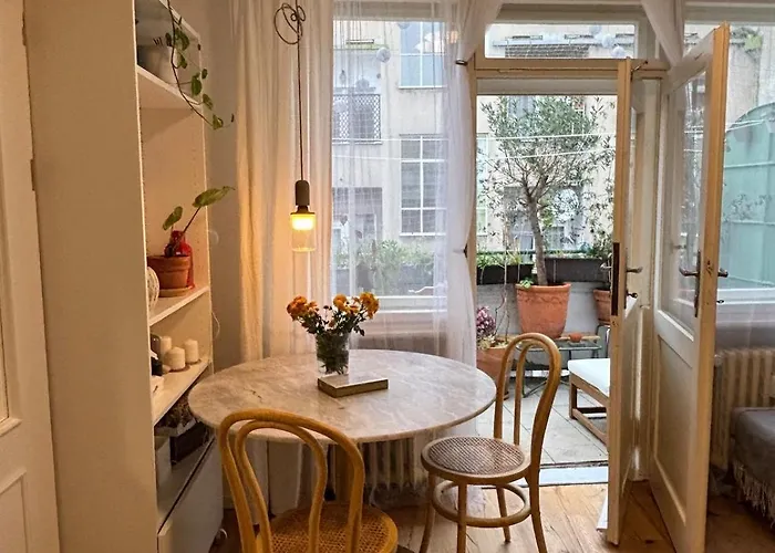 Lägenhet Cozy With A Terrace In The Center Of Prag